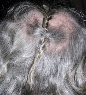 Picture of unusual hair decoration  17KB